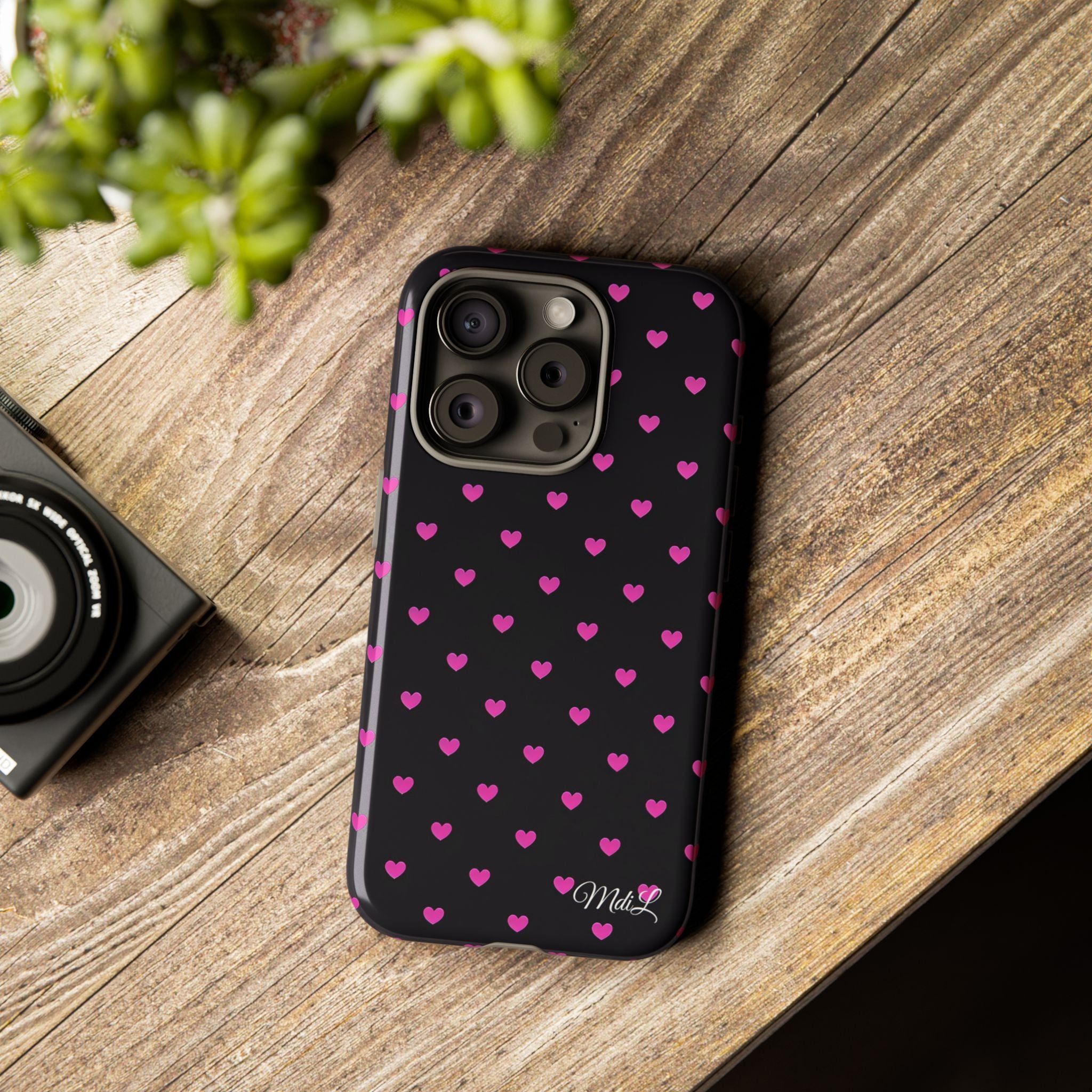 Dotted Hearts | Neon Pink and Black - Mare di Luna