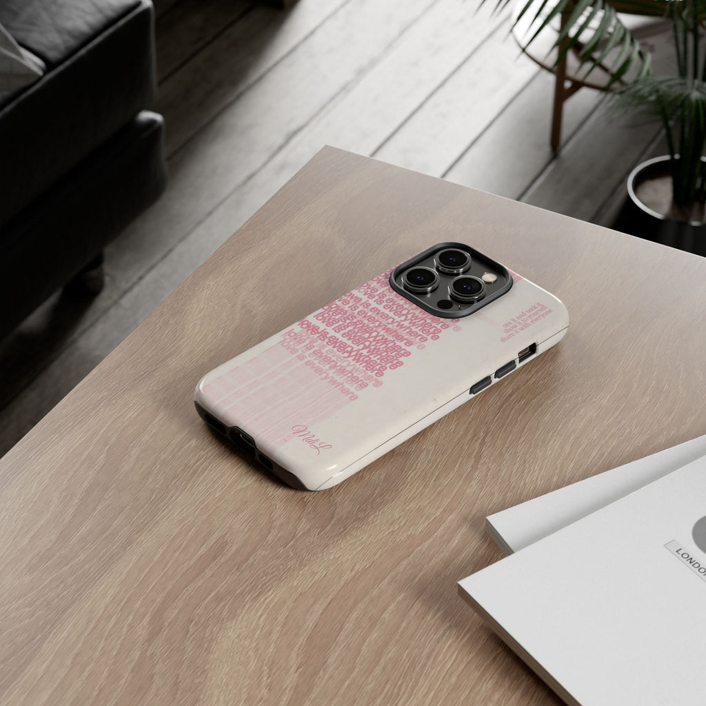 Love is Everywhere | Pink and White - Mare di Luna